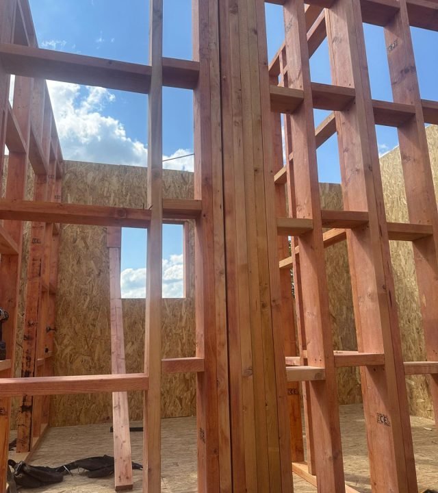 Interior de casa SIP con excelente aislamiento termoacústico y climatización